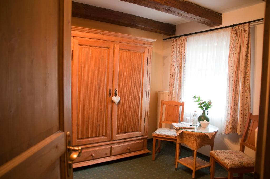 Hotel Schuberths Am Markt Buttenheim Exterior photo
