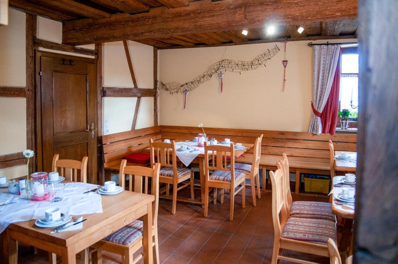 Hotel Schuberths Am Markt Buttenheim Exterior photo